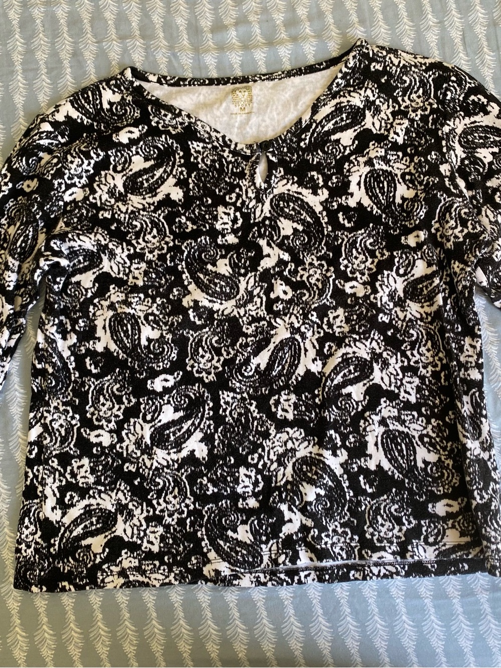 Anne Klein Black and White Paisley Print Key Hole Button Front Long Sleeve Top - Picture 1 of 7